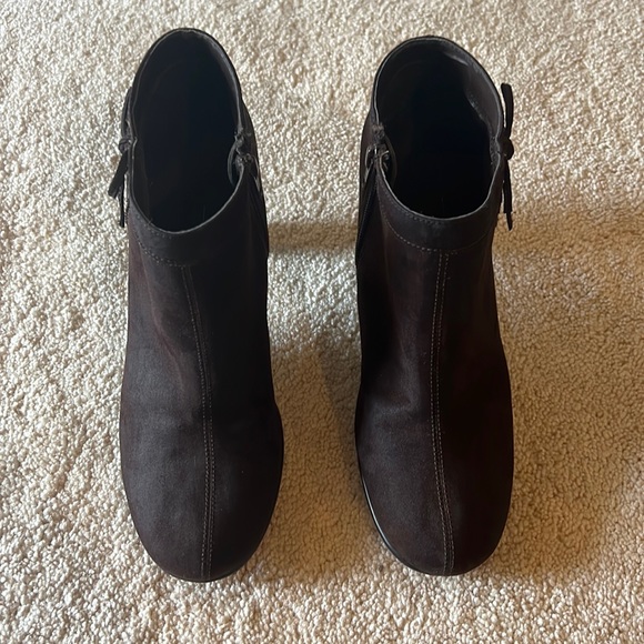 Aerology Ankle Boots - Picture 1 of 9